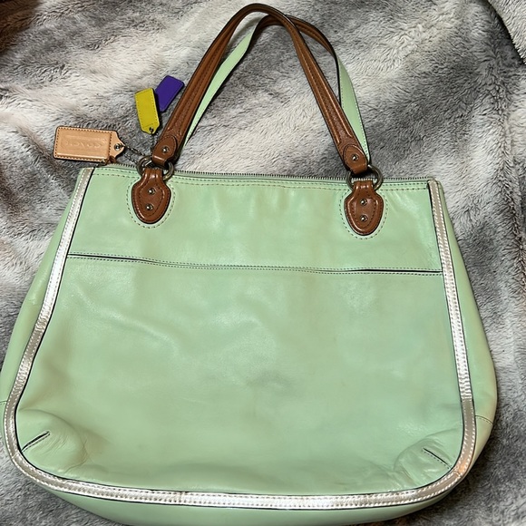 Coach tote - Picture 2 of 5